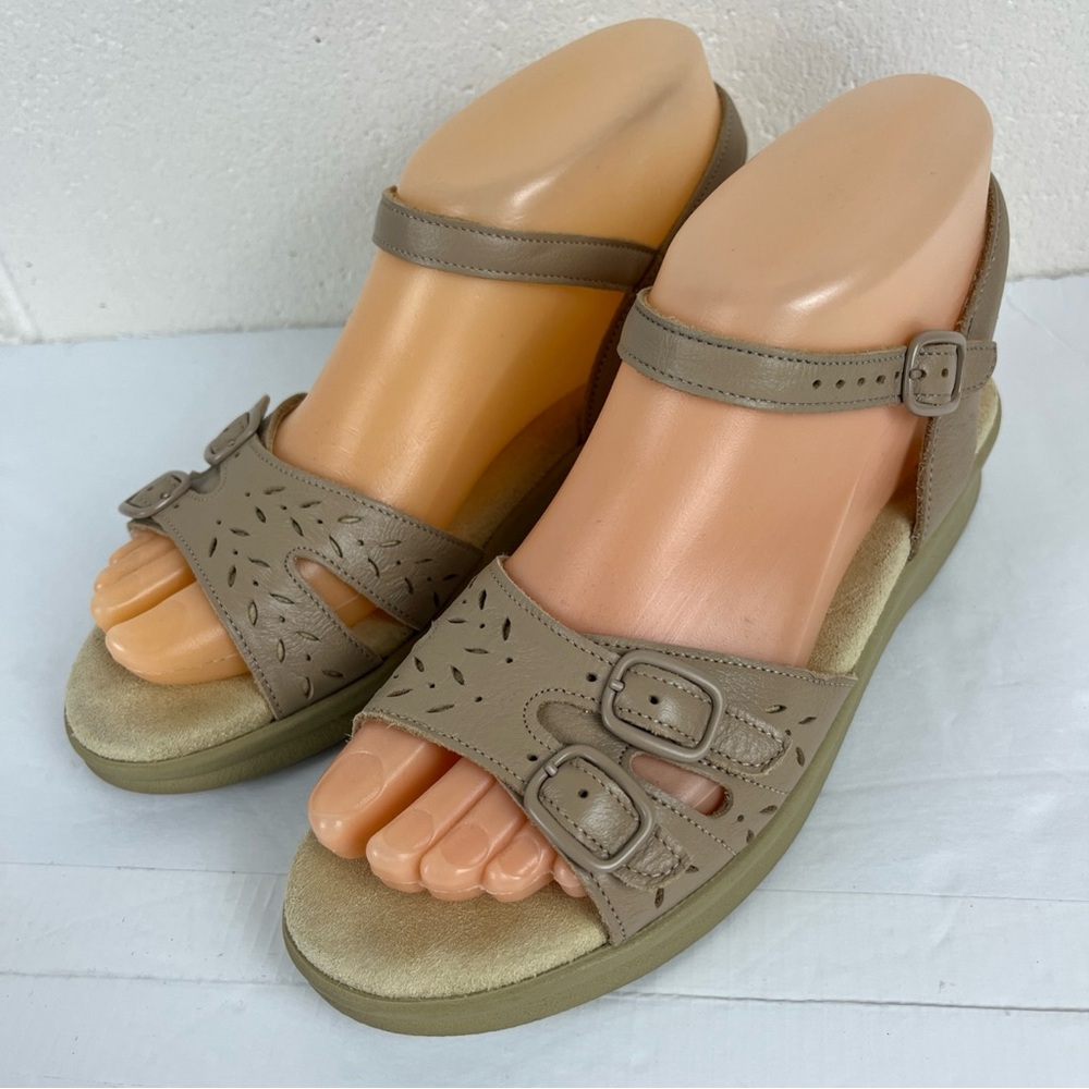 SAS Tripad Tan Beige Duo Leather Sandals Buckle Size 6 N Narrow Comfort